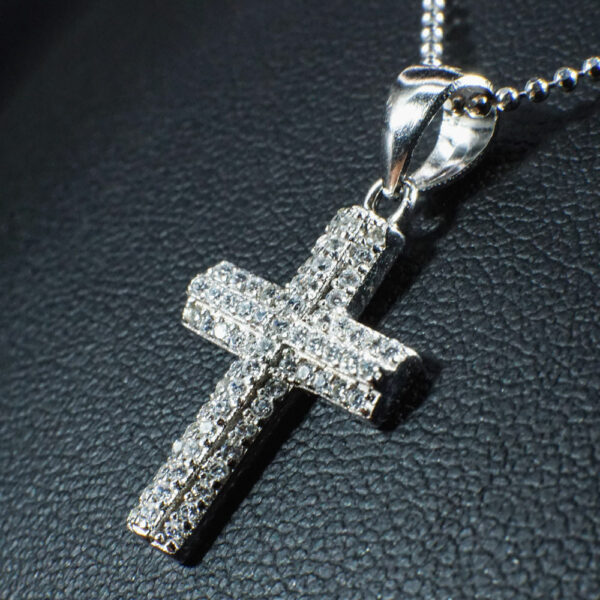 Collana con Croce argento e zirconi